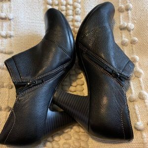 Aerosols black booties